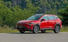 Một mẫu xe siêu tiết kiệm xăng của Toyota bứt phá 300%, giành ngôi vua doanh số phân khúc hybrid từ tay Honda CR-V