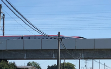 Tàu Shinkansen bất ngờ bị tách rời toa, phải dừng khẩn cấp