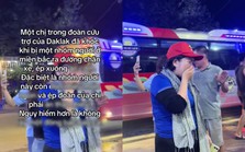 Video người phụ nữ trong đoàn cứu trợ Đắk Lắk bật khóc khi bị "chặn xe", ép làm một việc: Dân mạng nghe xong thì vỡ oà