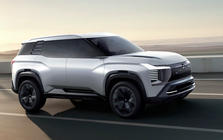 Mitsubishi DST Concept ra mắt: Như Xforce 'phóng to', màn hình khủng, cửa sổ trời toàn cảnh, bản sản xuất ra 2025