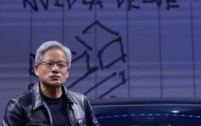 Tài sản CEO Nvidia Jensen Huang vượt mặt Intel: Đủ sức mua lại 'Đội Xanh' và vẫn còn dư hàng tỷ đô!