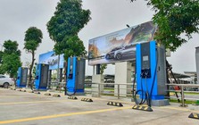 Công ty của ông Phạm Nhật Vượng “bắt tay” EverSolar kinh doanh trạm sạc nhượng quyền phục vụ độc quyền xe điện VinFast