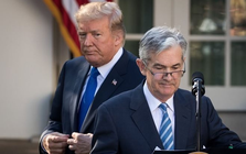 Vừa tuyên bố tăng lãi suất, Chủ tịch Fed Jerome Powell khẳng định không từ chức nếu ông Trump yêu cầu: ‘Luật không cho phép’