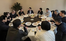 Đi họp lớp, người giỏi tính nhất lại không phải kế toán