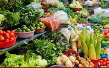 Giá rau xanh tại TP.HCM tăng vọt