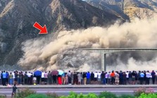 Cận cảnh sập cầu gần nhà máy thủy điện Trung Quốc: Mới sử dụng từ đầu năm, phát hiện dấu hiệu lạ trước đó