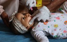 Israel chặn 1 triệu ống tiêm cần thiết để tiêm chủng cho trẻ em ở Gaza