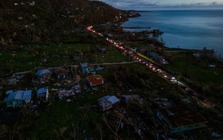 Bão càn quét, nhà hàng xóm mất điện một loạt nhưng nhà mình vẫn có điện dùng thoải mái: Bí quyết nằm ở công nghệ ‘đắt xắt ra miếng’