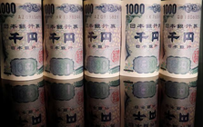 Đồng yên Nhật chạm mức thấp kỷ lục so với euro khi Thủ tướng ủng hộ chính sách tăng lãi suất thận trọng