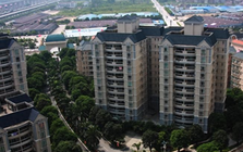 Bỏ quên căn nhà hơn 1 tỷ suốt 28 năm, người phụ nữ chết sững phát hiện có người sống bên trong, còn bị đòi bồi thường 600 triệu