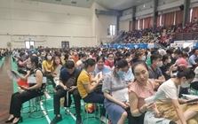 Cách chấm dứt cảnh hàng nghìn người chen chân nộp hồ sơ và 'bốc thăm may rủi' mua NƠXH?