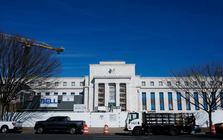 Hàng loạt quan chức phát biểu cứng rắn, dự đoán kịch bản Fed không cắt giảm lãi suất tăng vọt