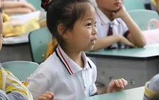 Giáo viên cảnh báo: Ở cấp 1, đừng thấy con được 9, 10 mà vội kết luận học giỏi, những đứa trẻ giỏi thực sự có 3 đặc điểm này!