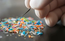 6 con đường vi nhựa âm thầm đi vào cơ thể: Bất ngờ với điều thứ hai