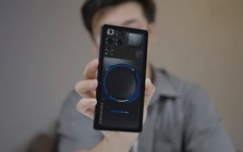 Cây bút công nghệ: "Cầm mẫu điện thoại này đi trên đường, ai cũng phải ngoái lại hỏi tôi máy gì đấy?"