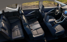 5 mẫu xe bán chạy nhất thì hết 4 xe là VinFast, chỉ 1 mẫu xe xăng chen được vào: Sức mạnh nằm ở đâu?