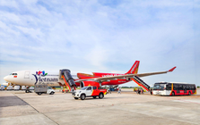 Vietjet tự phục vụ mặt đất: Tỷ lệ đúng giờ tại Tân Sơn Nhất tăng mạnh, tạo đà cho mùa cao điểm cuối năm