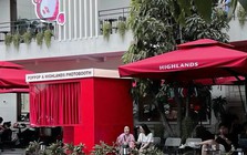 Chiêu hút khách mới của ông lớn Highlands Coffee: Đặt photobooth tại cửa hàng, cứ mua nước là được chụp ảnh free
