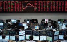 Chứng khoán giảm mạnh do áp lực chốt lời