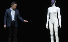 Robot Trung Quốc đi lại mượt mà, bị nghi do người thật "hóa trang": Đoạn video hé lộ sự thật chấn động