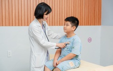 Chăm sóc sức khỏe trẻ em: Đừng chờ con ốm mới đưa đi khám!