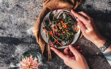 Loại rau nhiều sắt hơn thịt bò, người Trung Quốc quý như “vàng”: Mọc đầy Việt Nam