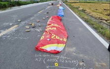 Ra lệnh cấm đi khỏi nơi cư trú đối với người phụ nữ sinh năm 1958 vì chặn gạch đá phơi thóc giữa đường