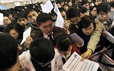 Nam nhân viên bị sa thải đúng ngày sinh nhật, nộp cả trăm CV không ai ngó tới: Chỉ đổi 2 chi tiết trong hồ sơ, đời sang trang bất ngờ