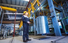 Tin vui cho tỷ phú Trần Đình Long: Thép dây mạ kẽm Hòa Phát hưởng mức thuế 5,7% vào Canada, trong khi "đối thủ" khác chịu mức cao tới 158,9%