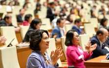 Người từ 75 tuổi đang hưởng trợ cấp hưu trí sẽ được hưởng 100% chi phí khám, chữa bệnh