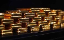 Thu giữ gần 9,5 kg vàng trị giá hơn 34 tỷ đồng từ 1 tiếp viên hàng không