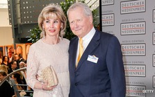 Tỷ phú gia tộc Porsche kết hôn lần 4 ở tuổi 82: Hé lộ thân thế "trâm anh thế phiệt" của cô dâu