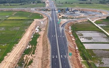 Cận cảnh đường cao tốc Quảng Ngãi – Hoài Nhơn dài 88 km trước giờ G
