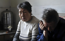 Con trai mất tích sau khi kỳ thi ĐH, cha mẹ dán 2.000 tờ rơi tìm người: 5 năm sau thấy con ở nơi không thể tin nổi