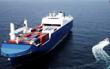 Mỹ đột kích con tàu đang trên đường đến Iran, thu giữ linh kiện quân sự