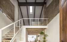 Nhà ống mở rộng công năng lên 100m2 nhờ gác lửng