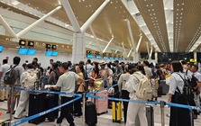 Vé máy bay Tết cạn nhanh, nhiều người chấp nhận bay đêm dù giá cao chót vót