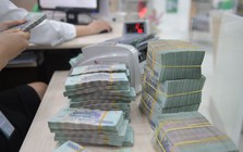 Ngân hàng tất tay 'săn khách' gửi tiền lãi suất cao