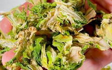 Loại rau "vua giải nhiệt" mùa đông: Mua về phơi khô, Tết lôi ra xào tóp mỡ thì thịt cá cũng "ra rìa"