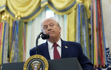 Ông Donald Trump ra sắc lệnh mới về cấm nhập cảnh