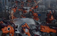 Sự hồi sinh của xe xăng: Lệnh cấm động cơ đốt trong được đề xuất hủy bỏ, nhiều hãng đồng loạt hủy kế hoạch làm xe điện