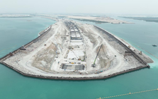 Chưa từng có trên thế giới: Trung Quốc dựng hàng cọc thép khổng lồ thành tấm khiên ngăn nước quây đáy biển, đào hầm nối 2 đảo, kỹ sư ngoại kinh ngạc thán phục