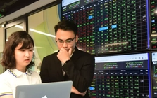 IPO rầm rộ, tưởng toàn 'bom tấn' lên sàn hóa ra... 'bom xịt'