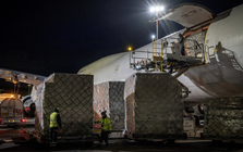 Châu Âu hứng cơn lũ 'hàng thừa'