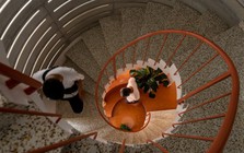 Nhà 170m2 trong hẻm cụt thông thoáng nhờ thiết kế 'lõi gió'