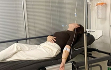 Nữ giáo viên tiểu học khóc nấc khi phát hiện ung thư ruột: "Tôi còn tưởng mình tiêu hóa tốt hơn người khác"