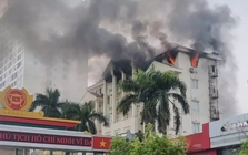 Cháy lớn tại trụ sở bưu điện ở Ninh Bình