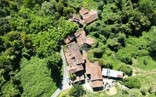 Đôi bạn thân U40 rủ nhau nghỉ hưu sớm, bỏ 2,3 tỷ mua lại cả 1 ngôi làng để cải tạo: "Ở đây chúng tôi có tất cả, chỉ thiếu đúng 1 thứ"