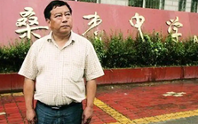 Thầy hiệu trưởng vừa nhậm chức đã đưa ra quyết định gây tranh cãi, 13 năm sau tất cả mọi người đều phải thừa nhận và nể phục