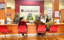 Hưng Yên: Nhân viên Agribank chủ động trì hoãn yêu cầu rút 5 sổ tiết kiệm của bà cụ, hôm sau nhận được thư cảm ơn